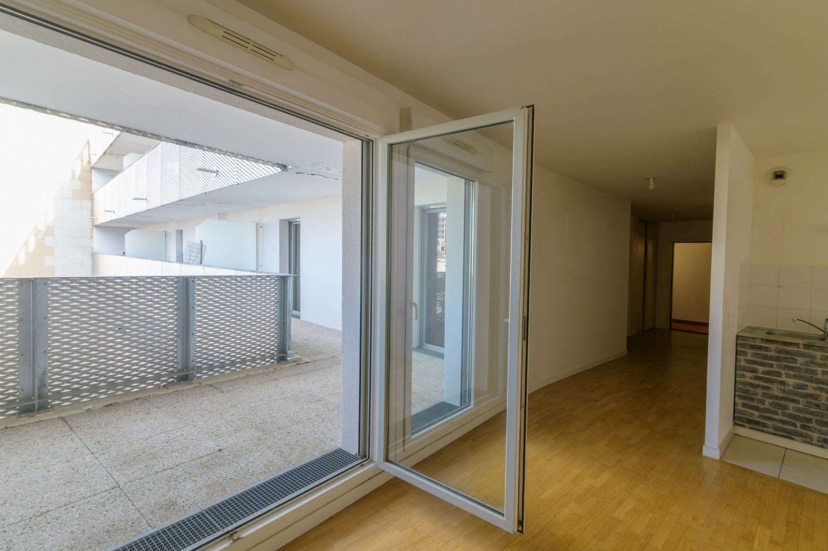 
                                                Vente
                                                 3 pièces