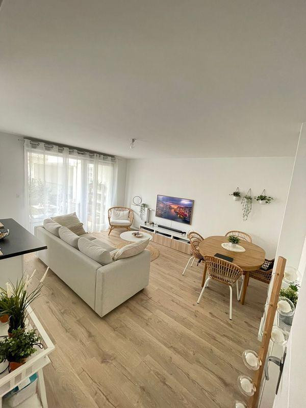 
                                                Location
                                                 3 pièces 70 m² + JARDIN privatif 75 m²