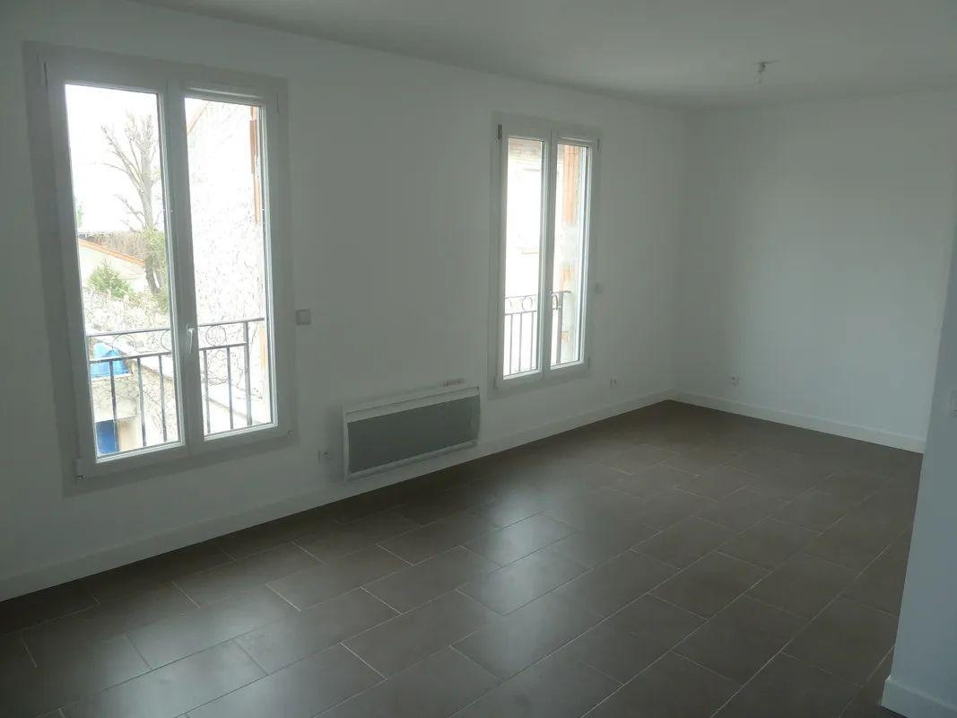 
                                                Location
                                                 3 Pièces 74m² calme proche centre ville