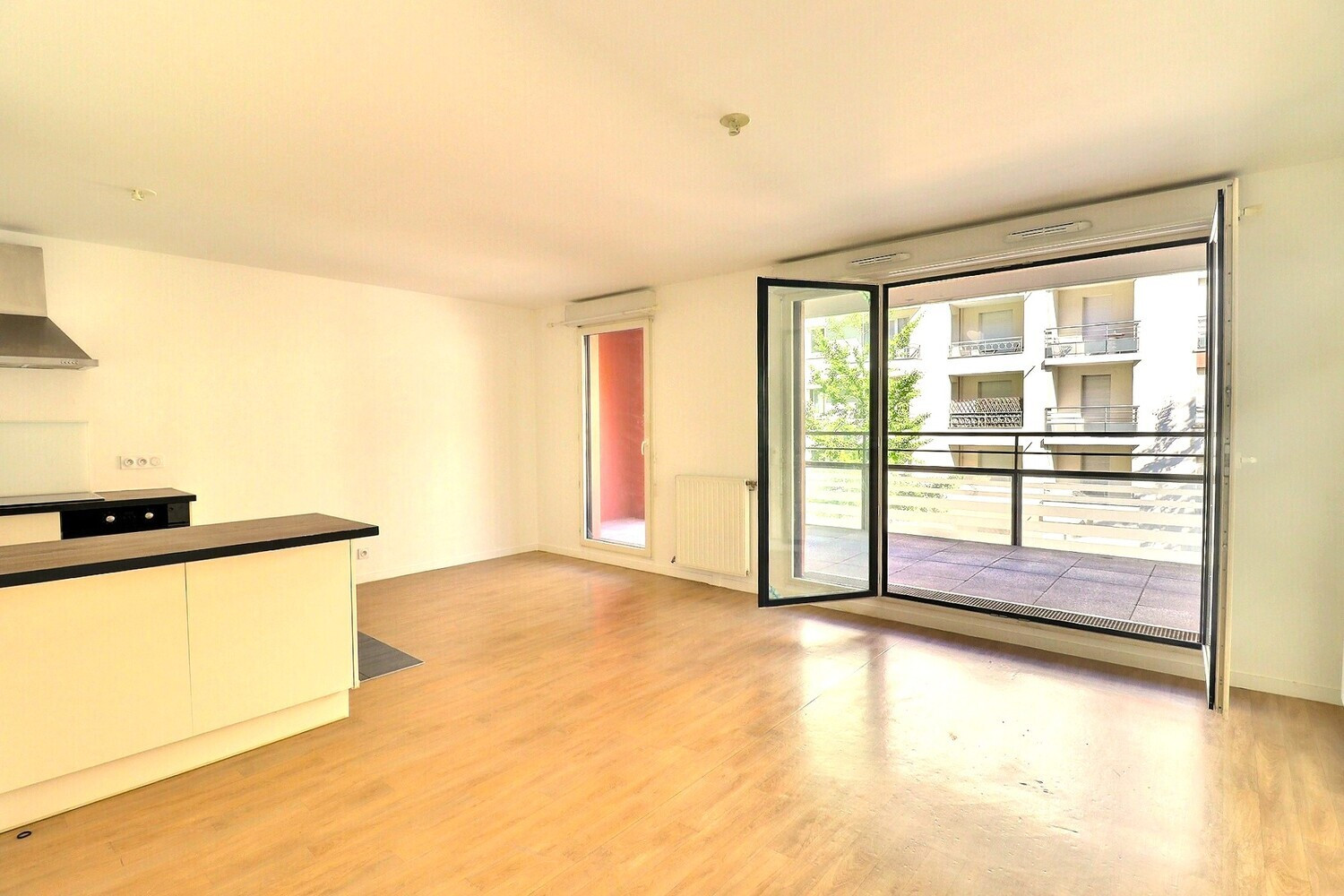 
                                                Vente
                                                 3 pièces avec terrasse - centre ville - 2015