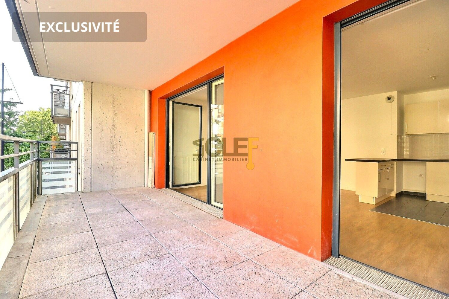 
                                                Vente
                                                 3 pièces avec terrasse - centre ville - 2015