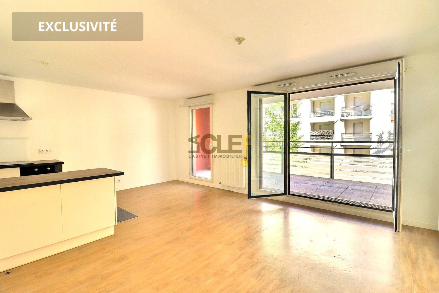 
                                                Vente
                                                 3 pièces avec terrasse - centre ville - 2015