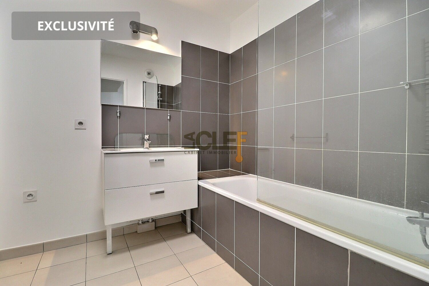 
                                                Vente
                                                 3 pièces avec terrasse - centre ville - 2015