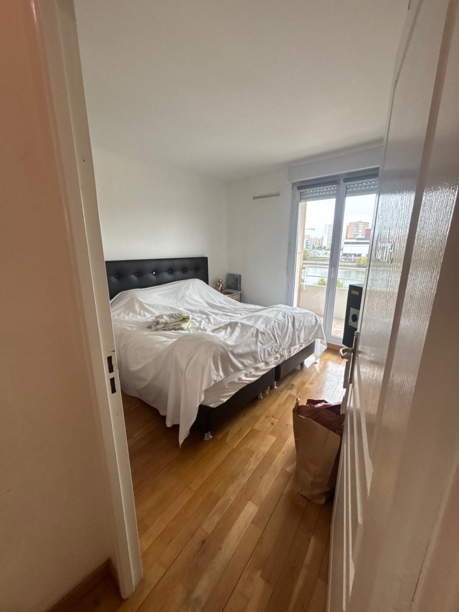 
                                                Location
                                                 3 pièces balcon