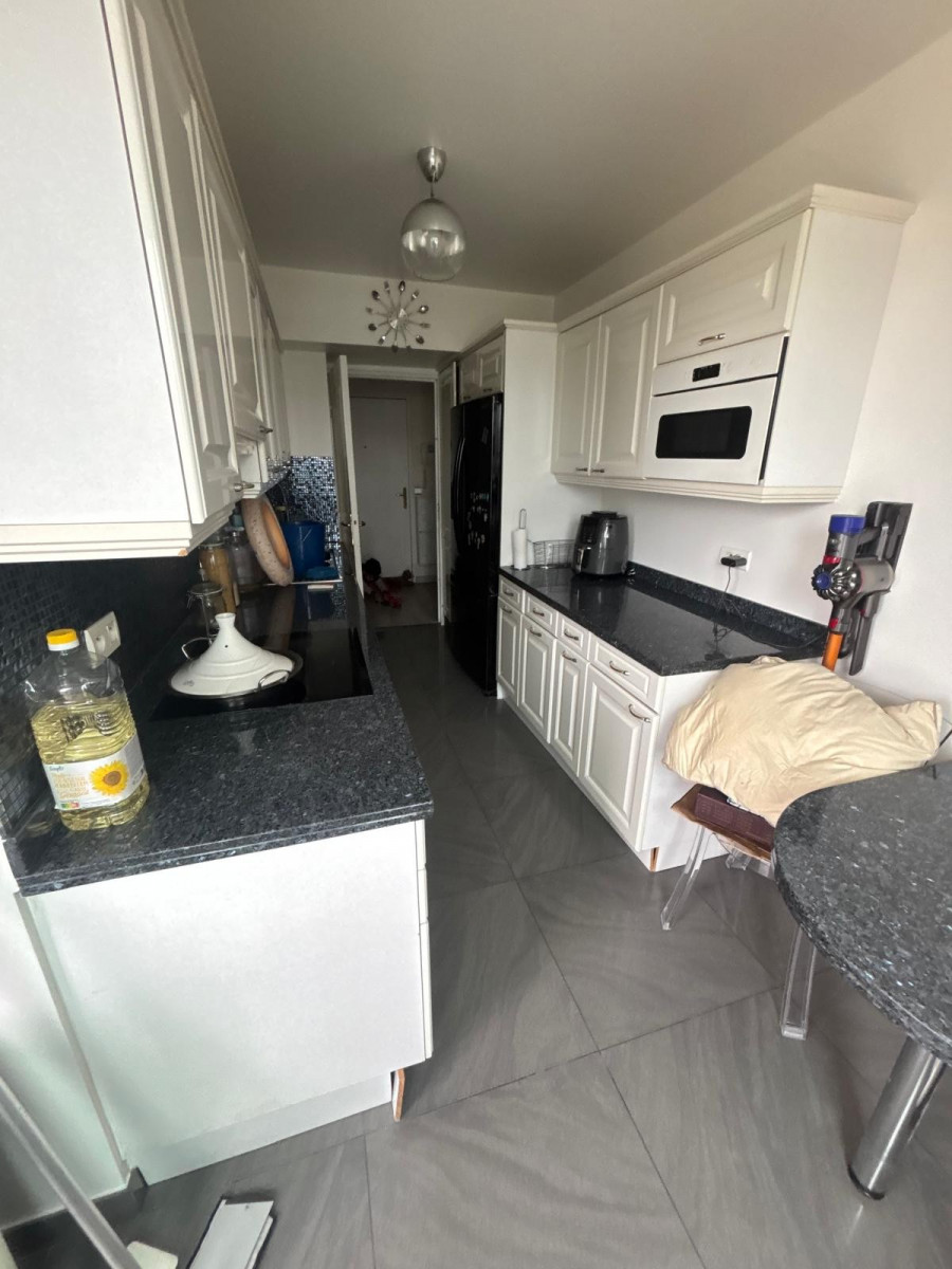 Location
                                                 3 pièces balcon