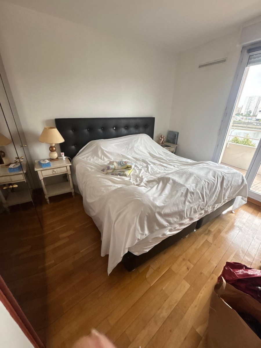 Location
                                                 3 pièces balcon