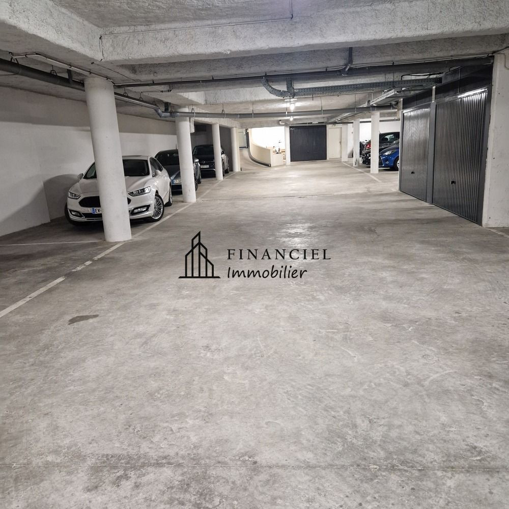 
                                                Location
                                                 3 PIECES+CAVE+PARKING