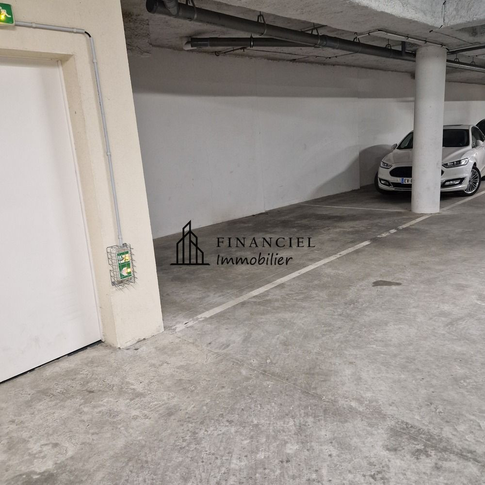 
                                                Location
                                                 3 PIECES+CAVE+PARKING