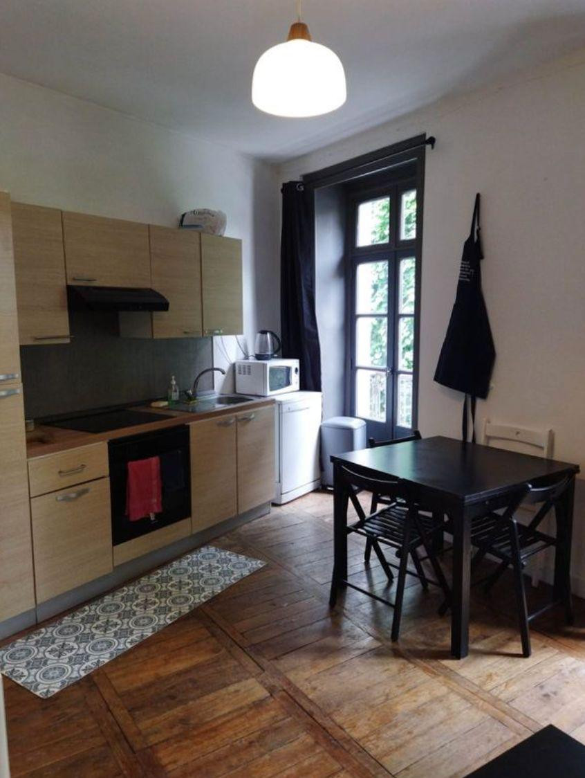 
                                                Location
                                                 3 pièces centre-ville disponible 25 mai