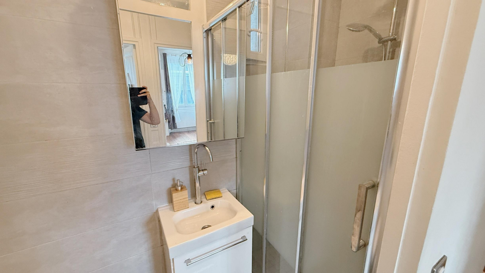
                                                Vente
                                                 3 pièces de 43m2, Paris 17ème, aucun travaux a prévoir