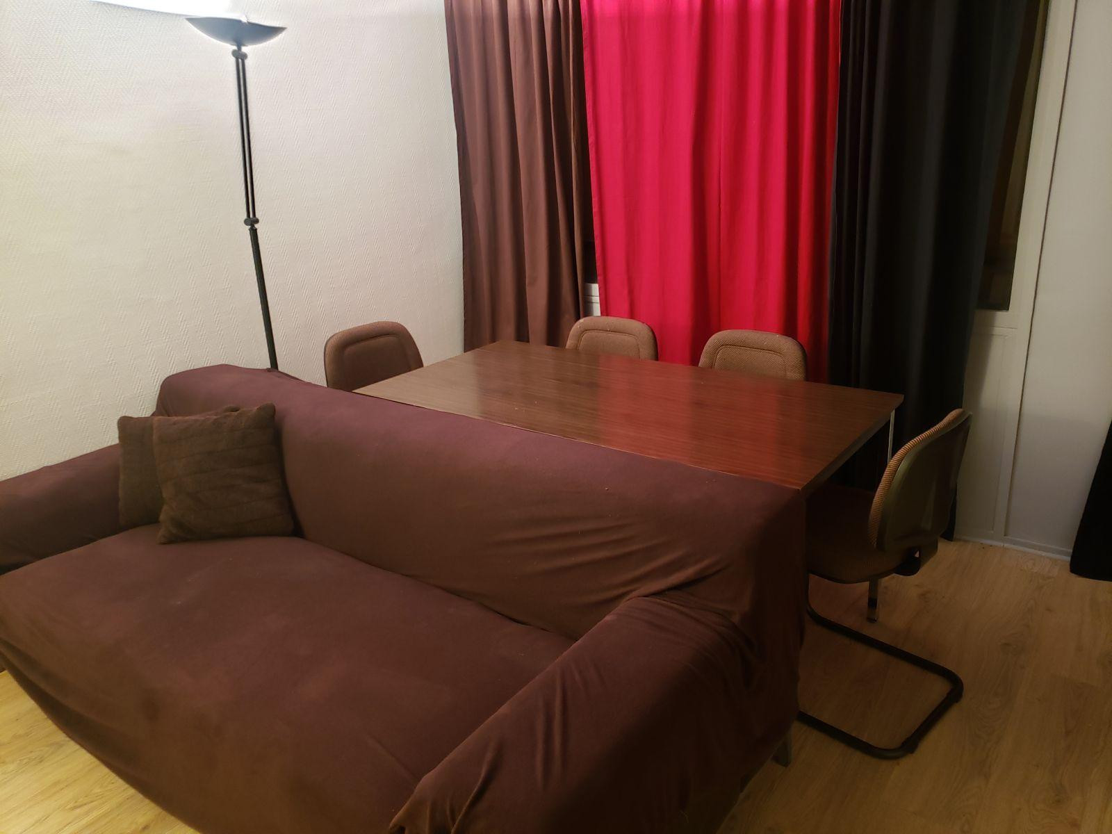 
                                                Location
                                                 3 pièces de 56m2+, très bien situé