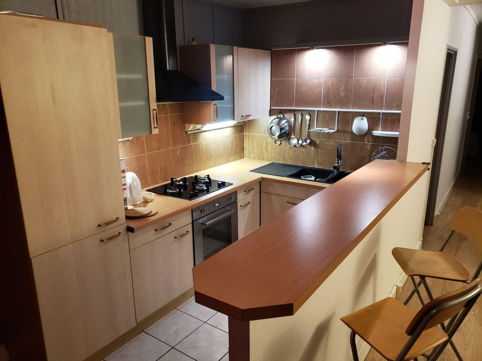 
                                                Location
                                                 3 pièces de 56m2+, très bien situé