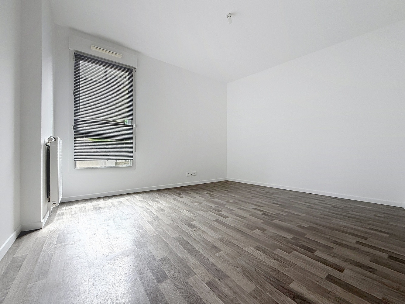 
                                                Vente
                                                 3 pièces de 60,51m² dans immeuble récent avec balcon et parking
