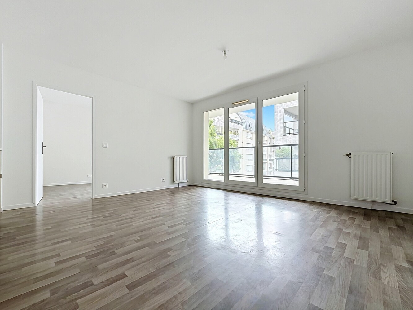 
                                                Vente
                                                 3 pièces de 60,51m² dans immeuble récent avec balcon et parking