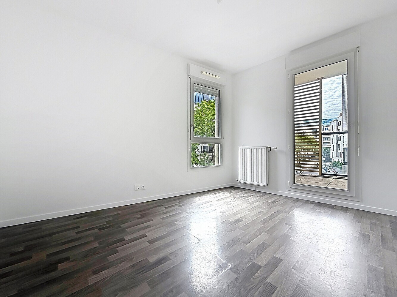 
                                                Vente
                                                 3 pièces de 60,5m² dans immeuble récent avec balcon et parking