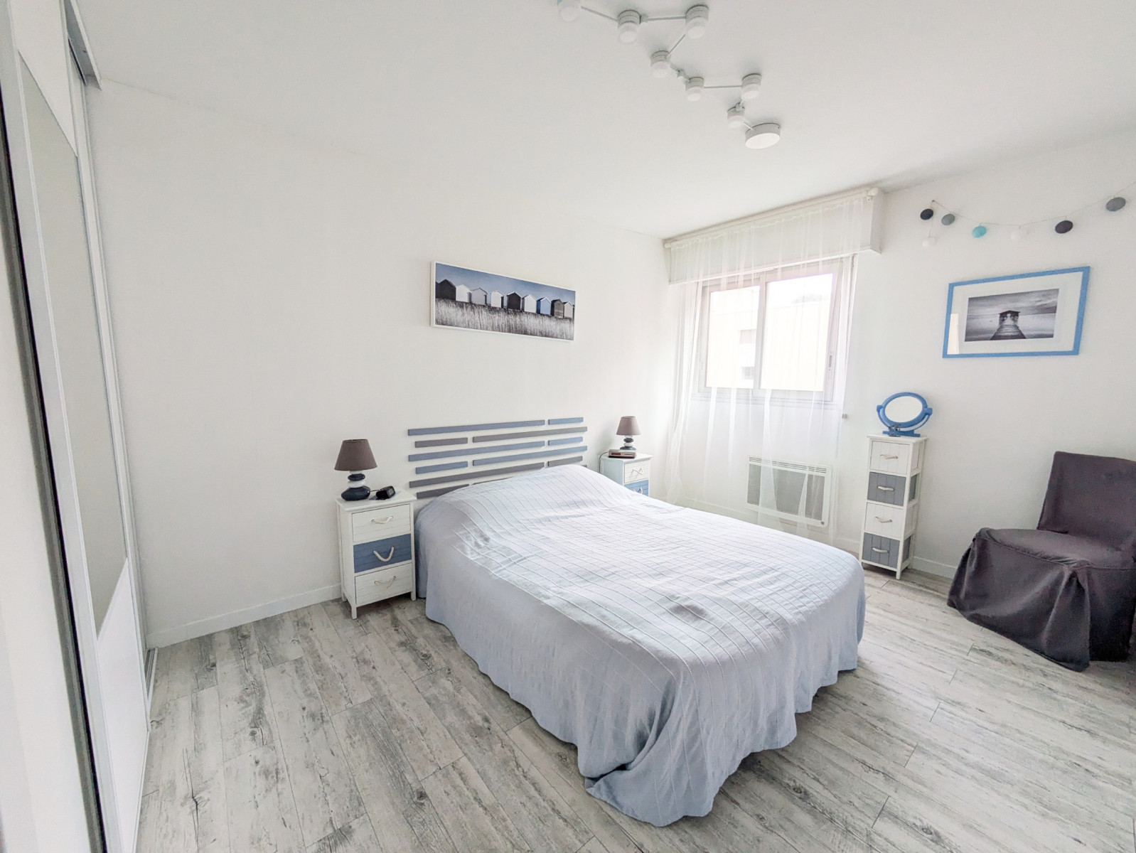 
                                                Vente
                                                 3 pièces dernier étage Nice ouest avec terrasse et piscine VUE MER