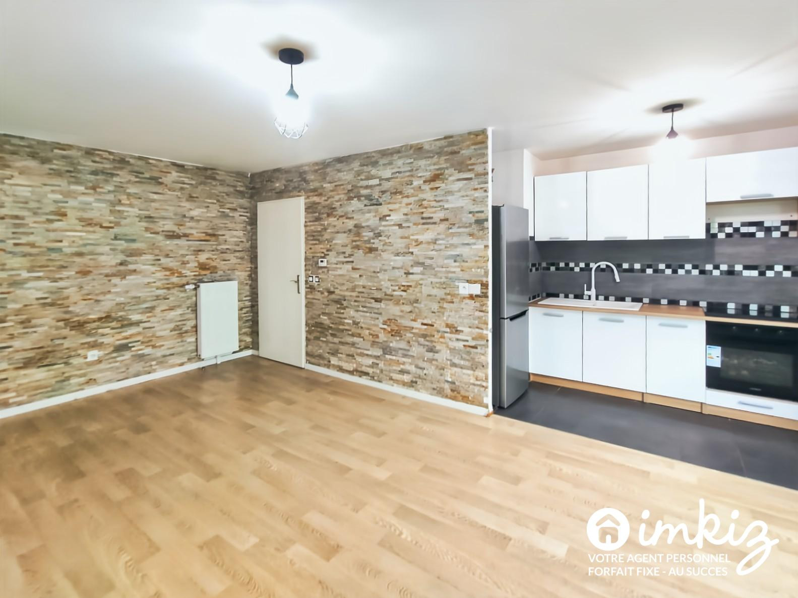 
                                                Vente
                                                 3 pièces lumineux avec parking