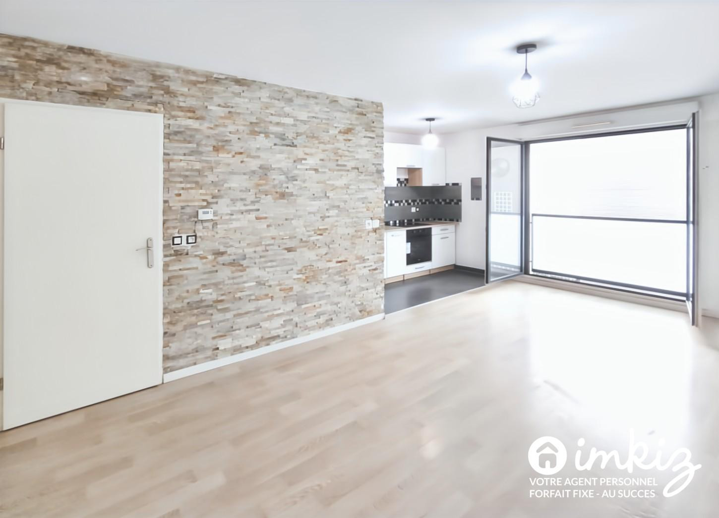 
                                                Vente
                                                 3 pièces lumineux avec parking