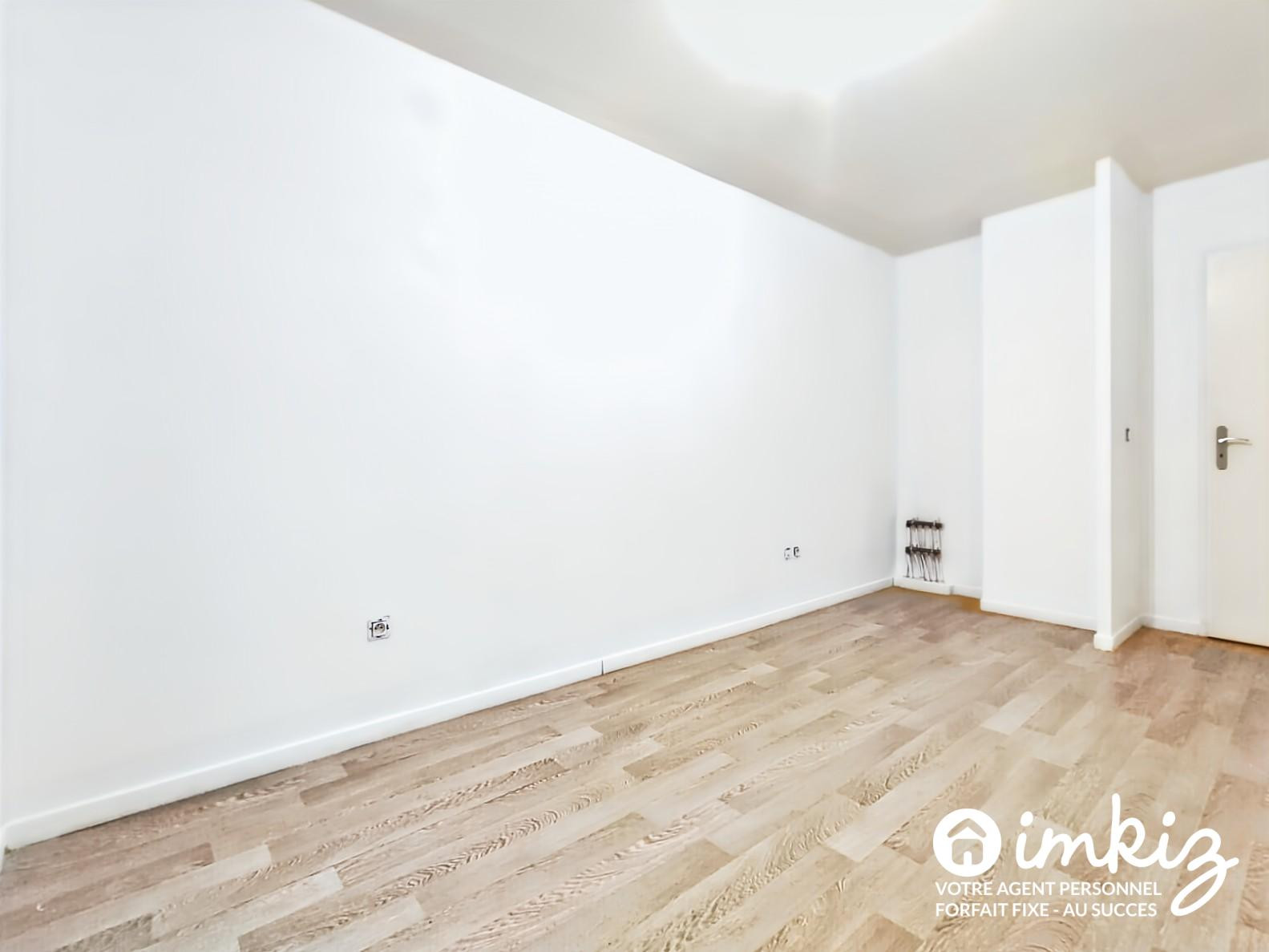 
                                                Vente
                                                 3 pièces lumineux avec parking