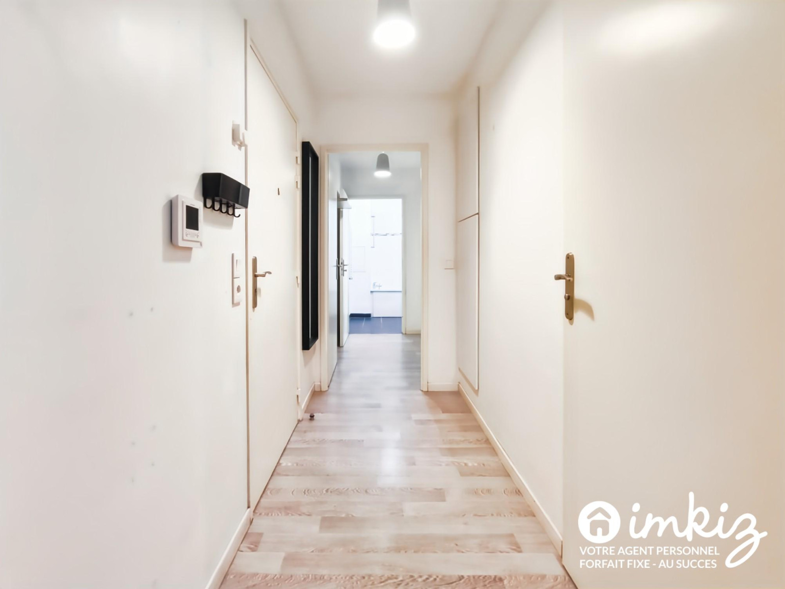 
                                                Vente
                                                 3 pièces lumineux avec parking