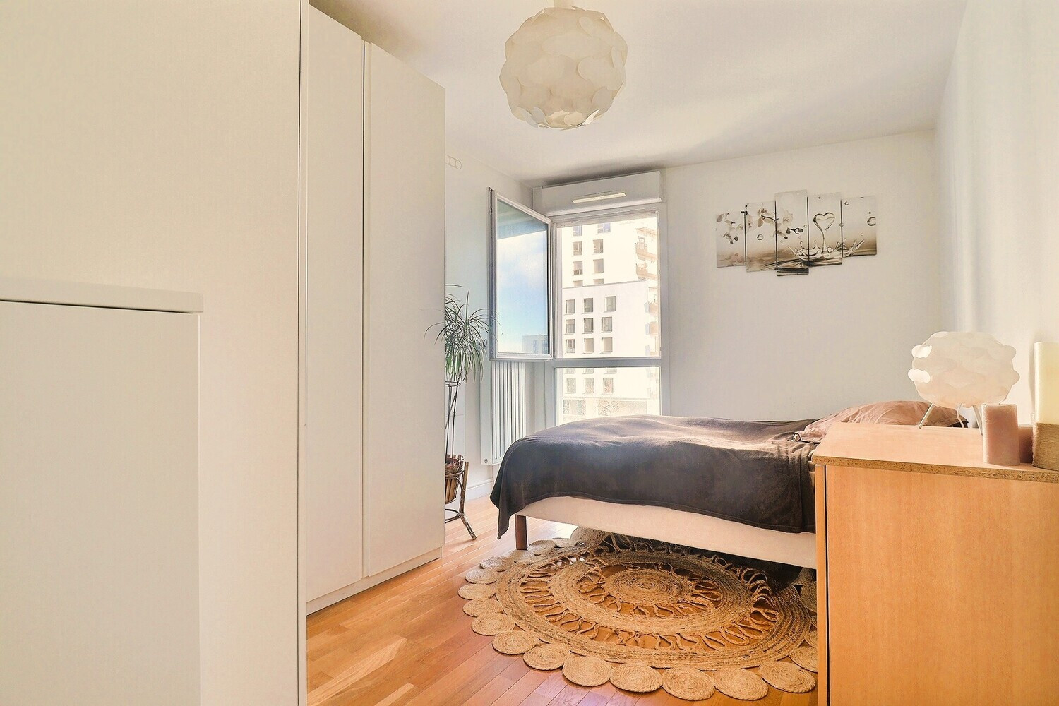 
                                                Vente
                                                 3 pièces lumineux Bagneux