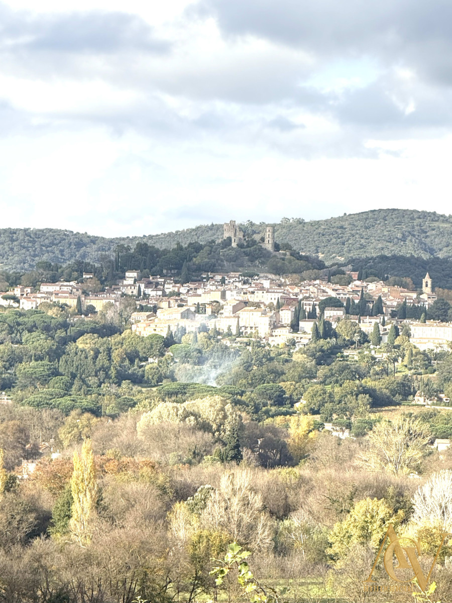 
                                                Vente
                                                 3 pièces Lumineux - Jolie Vue dégagée sur Grimaud