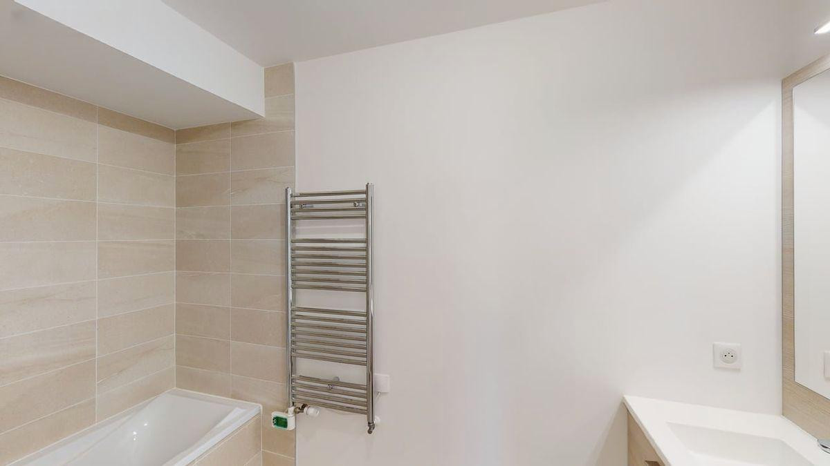 
                                                Location
                                                 30m² de 2 pièces entièrement rénové