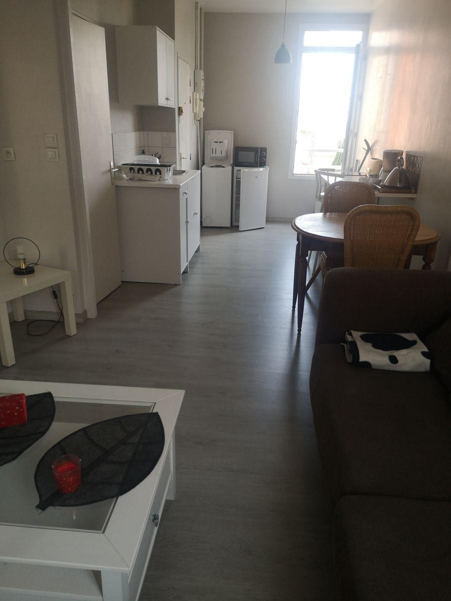 
                                                Location
                                                 34 m2 cosy calme eau froide comprise dans le loyer