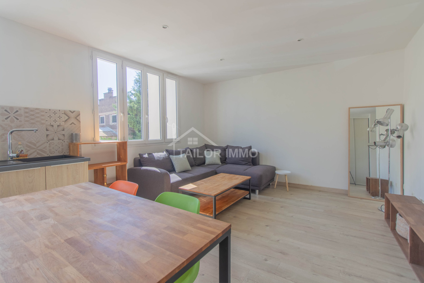 
                                                Location
                                                 37 rue d’Inkermann