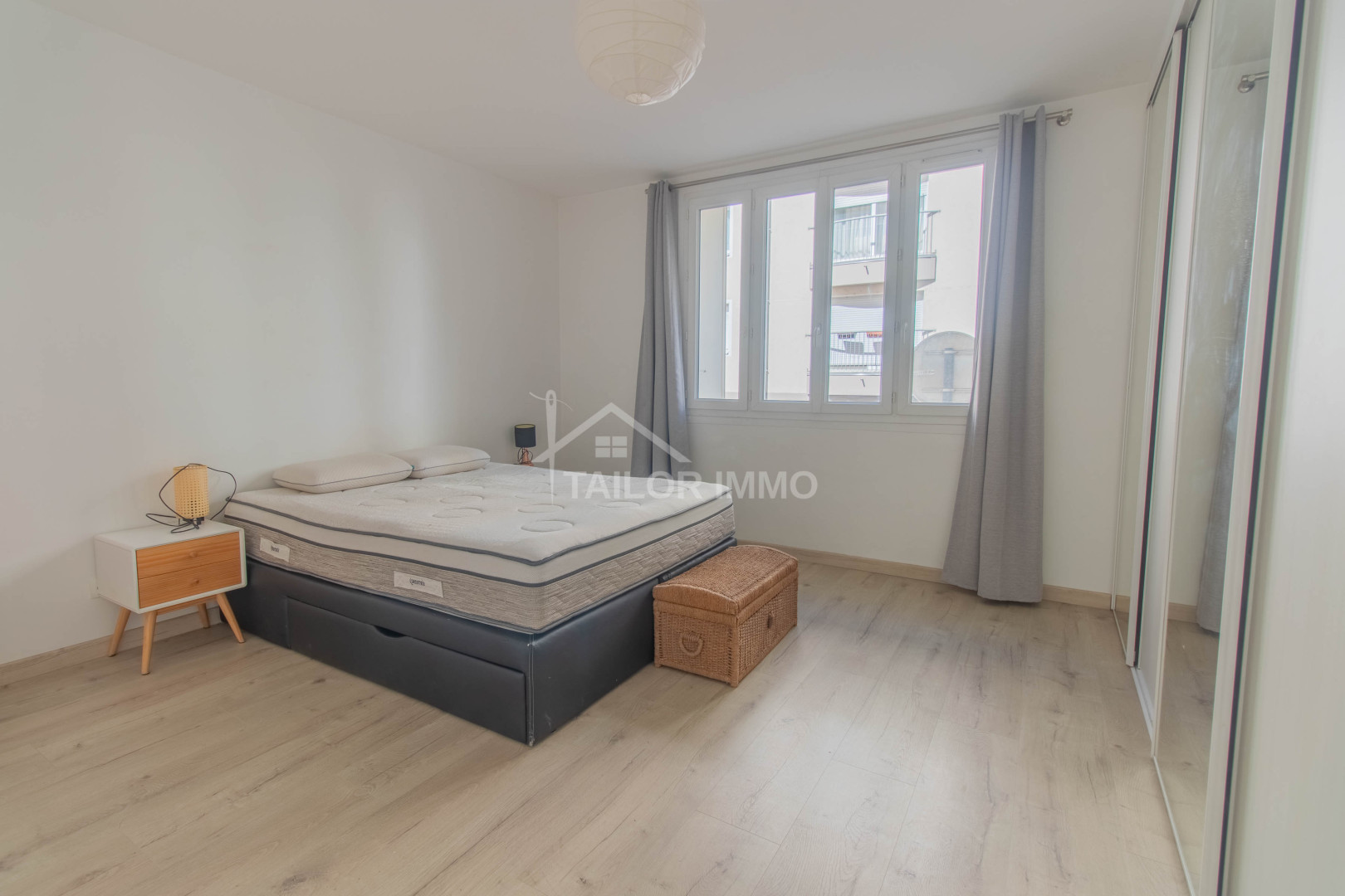 
                                                Location
                                                 37 rue d’Inkermann