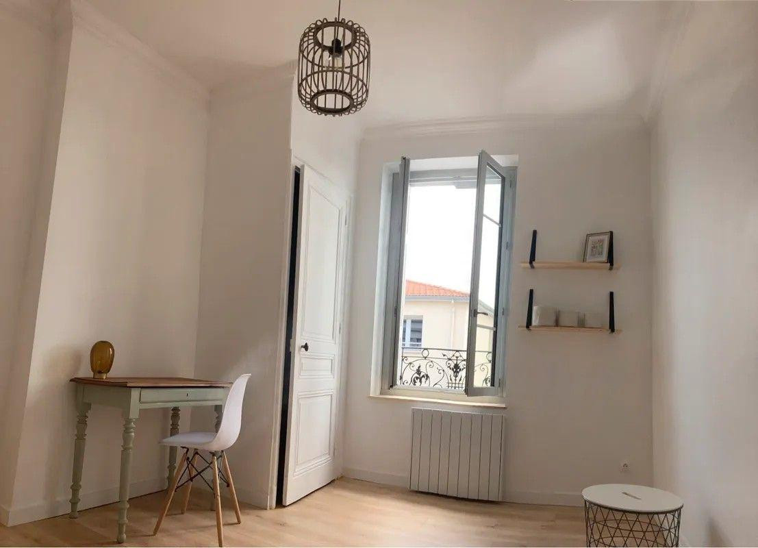 
                                                Location
                                                 3P meublé et rénové 71m² centre ville charme