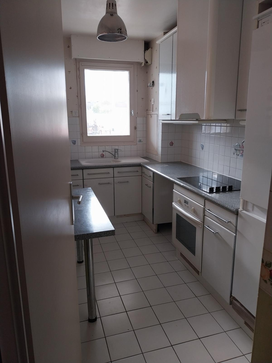 
                                                Location
                                                 3Pieces 66M2 à 4 min à pieds RER A Bry sur Marne