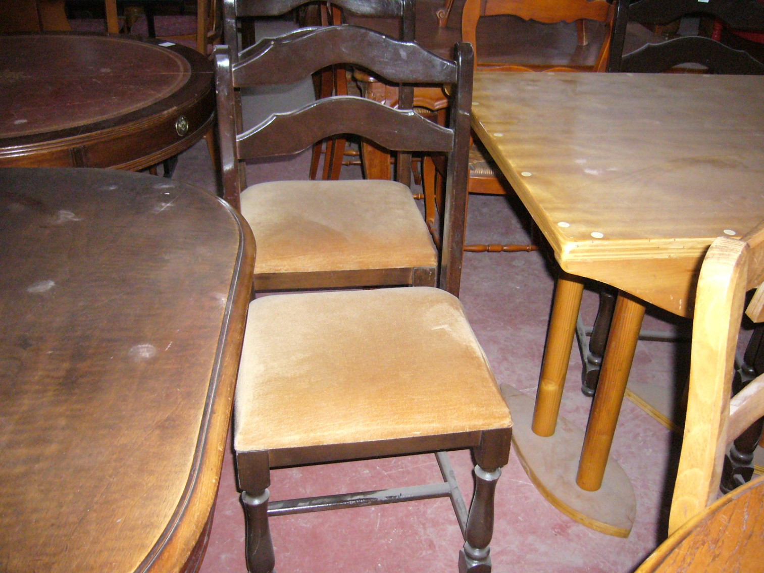 
                                                Meuble
                                                 4 chaises, promotion
