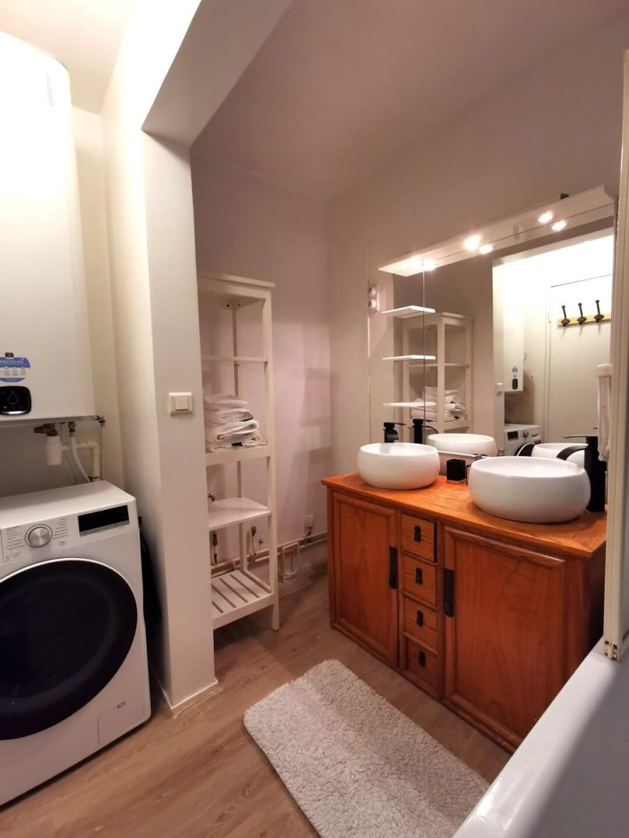 
                                                Colocation
                                                 4 chambres dans superbe duplex 102m² meublé rénové