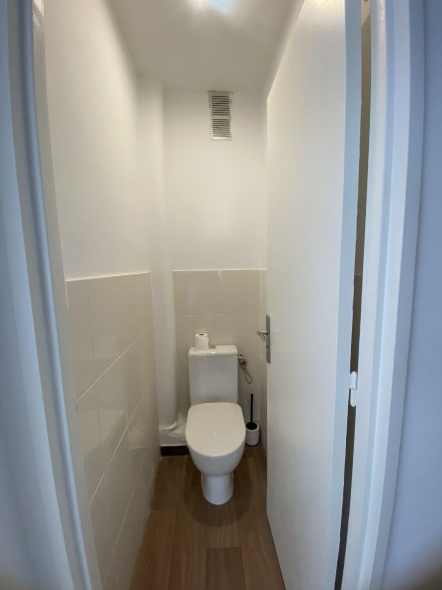 
                                                Colocation
                                                 4 Chambres dispos dans belle coloc refaite à neuf