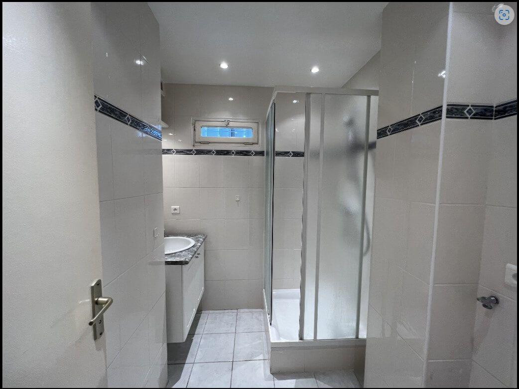 
                                                Colocation
                                                 4 Chambres dispos dans belle coloc refaite à neuf