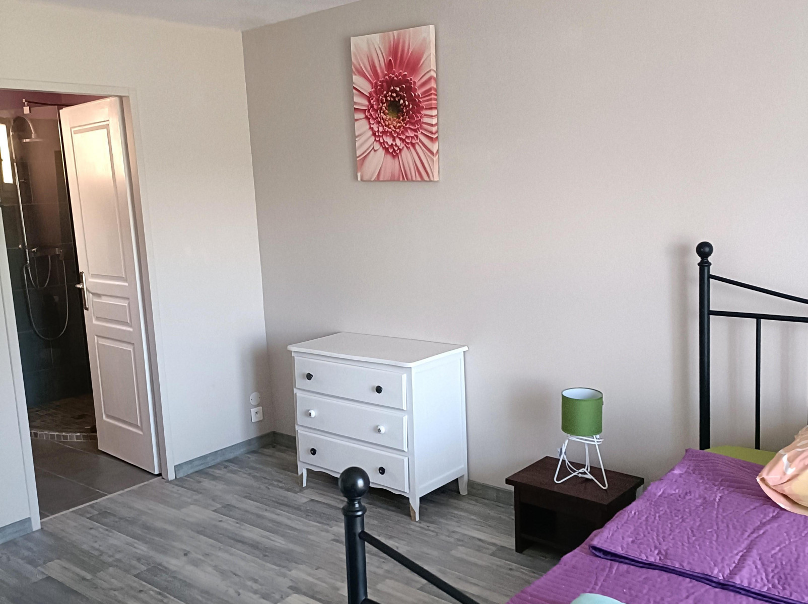 
                                                Vente
                                                 4 pièces + 2 chambres et piscine