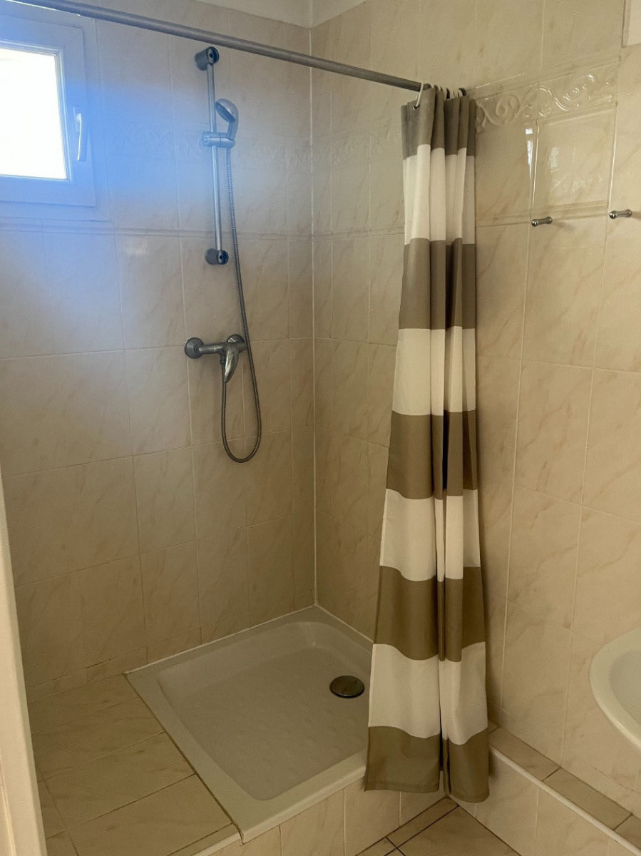 
                                                Location
                                                 4 pièces 3 chambres