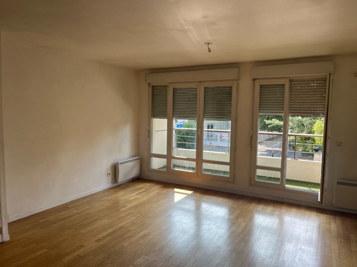 
                                                Location
                                                 4 pièces