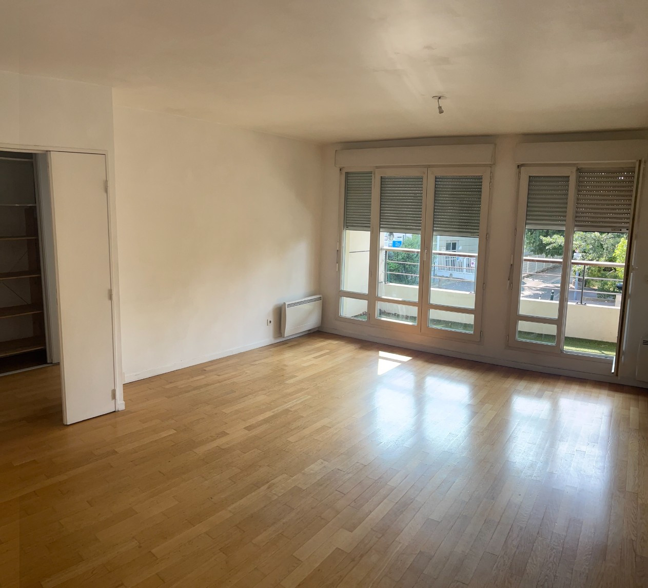 
                                                Location
                                                 4 pièces