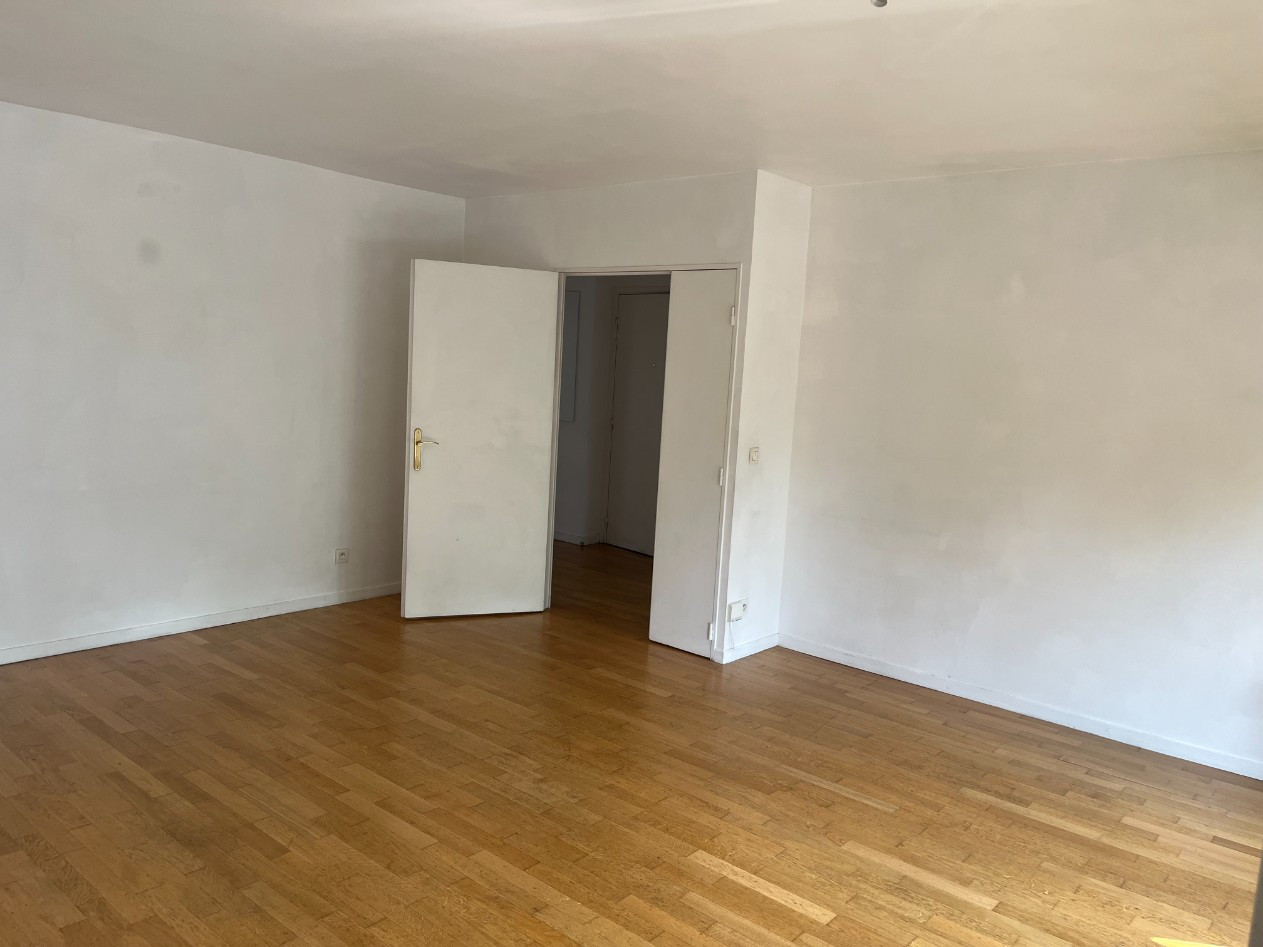 
                                                Location
                                                 4 pièces