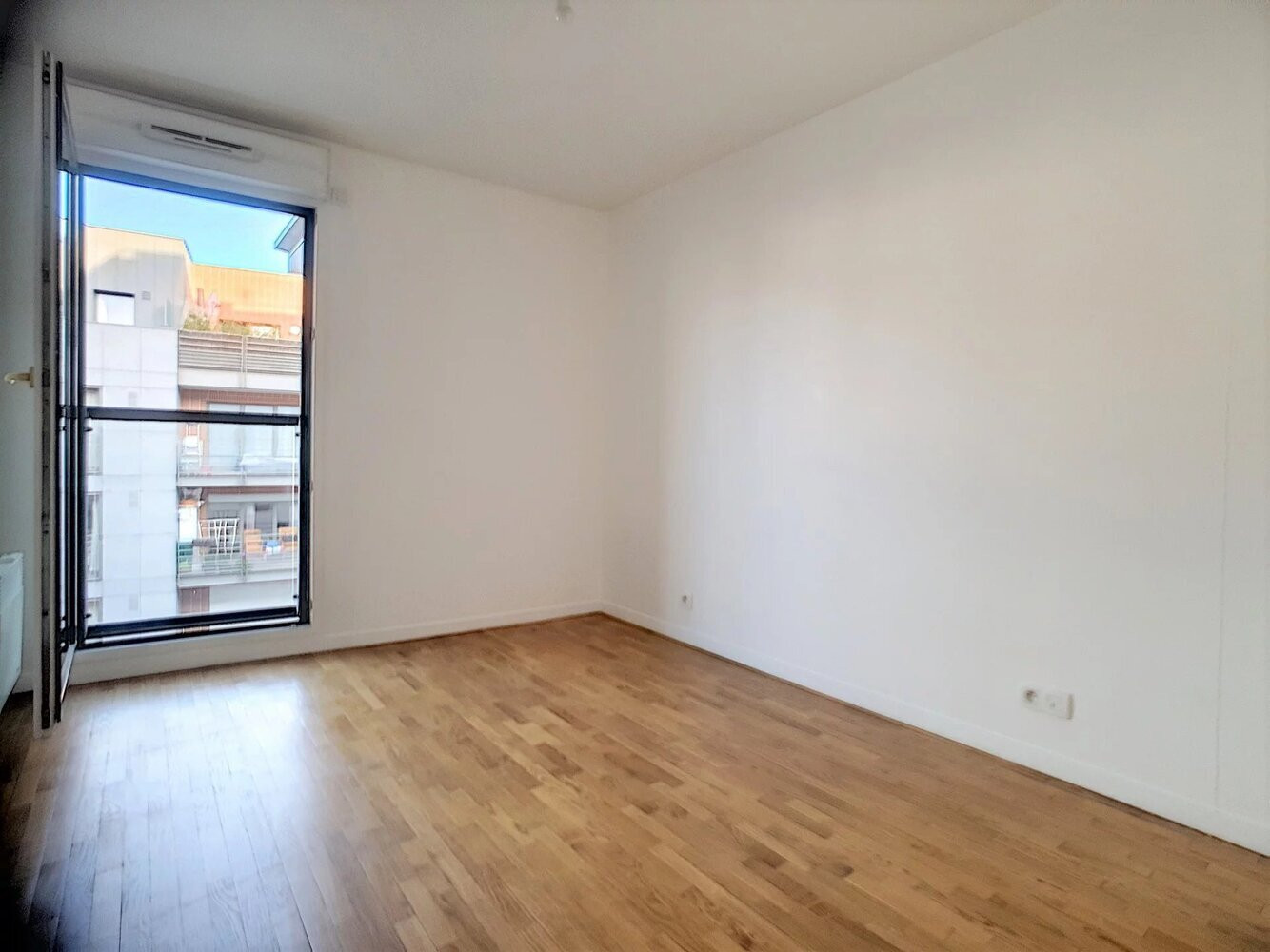 
                                                Vente
                                                 4 pièces 90m² éco quartier quais de Seine