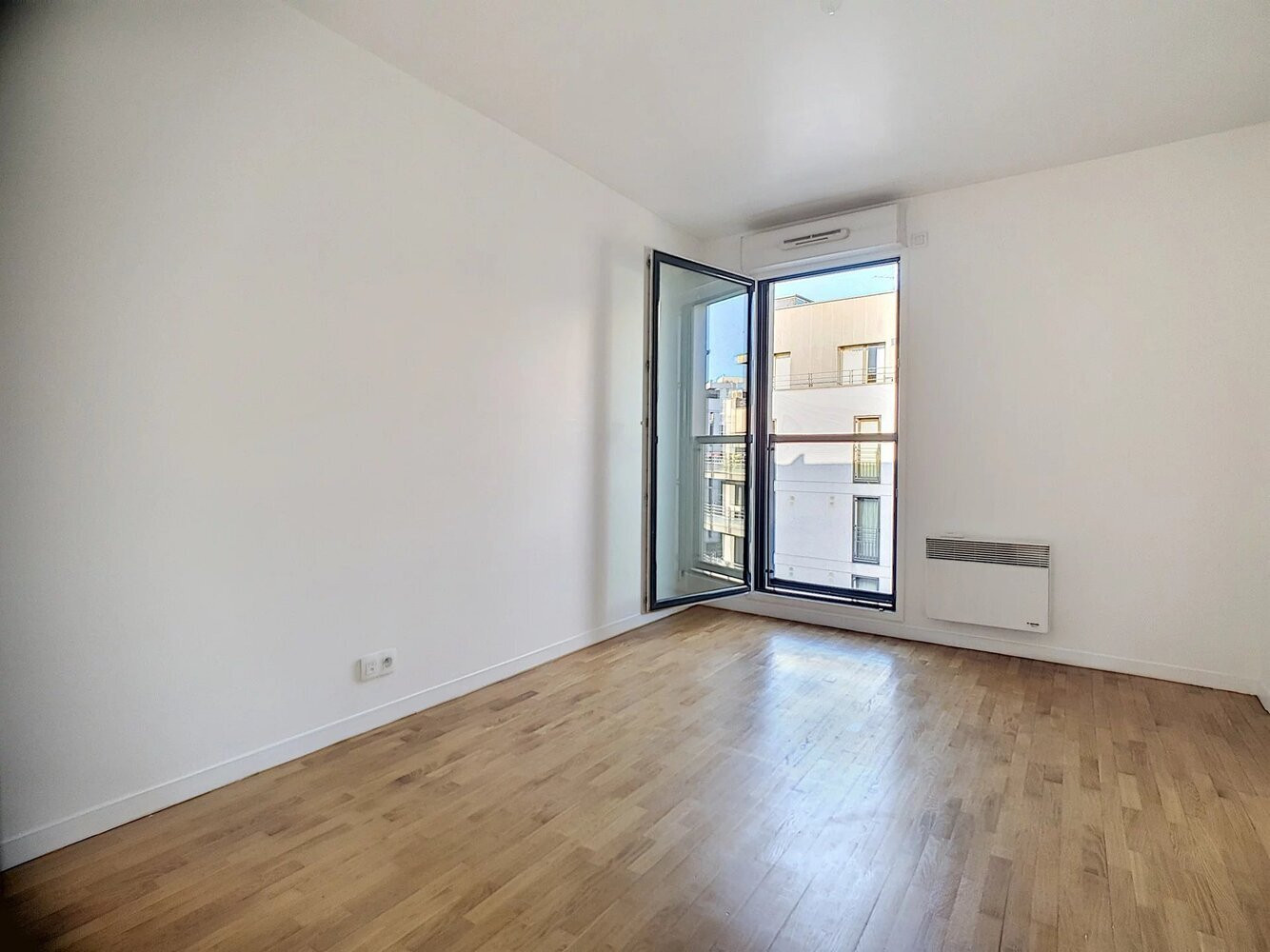 
                                                Vente
                                                 4 pièces 90m² éco quartier quais de Seine