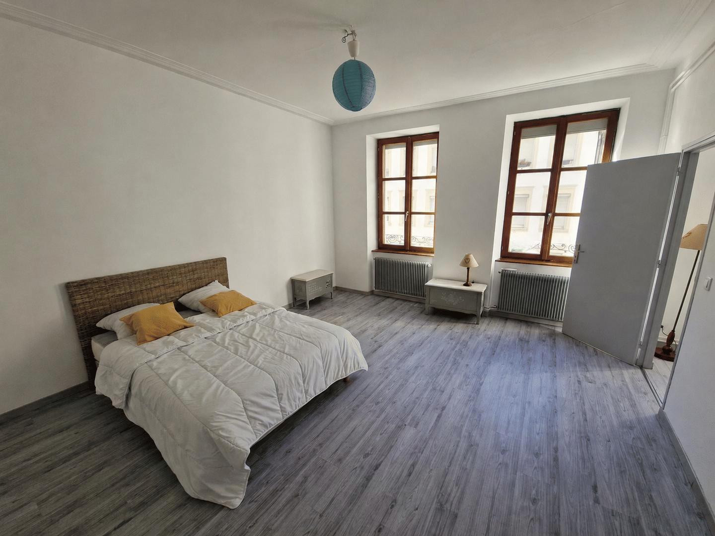 
                                                Location
                                                 4 Pieces 93m² Climatisé