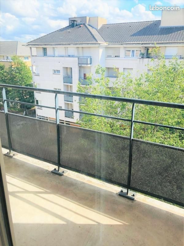 
                                                Location
                                                 4 pièces de 75m² non meublé avec balcon de 6 m