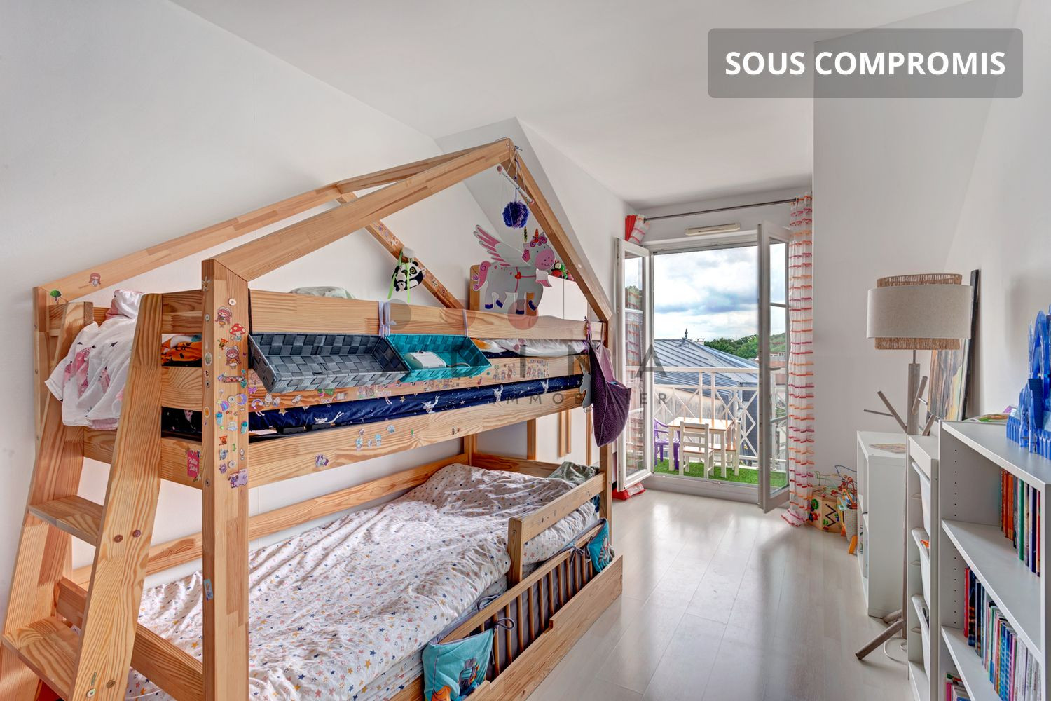 
                                                Vente
                                                 4 Pièces Dernier Etage –  Cœur de Ville – Le