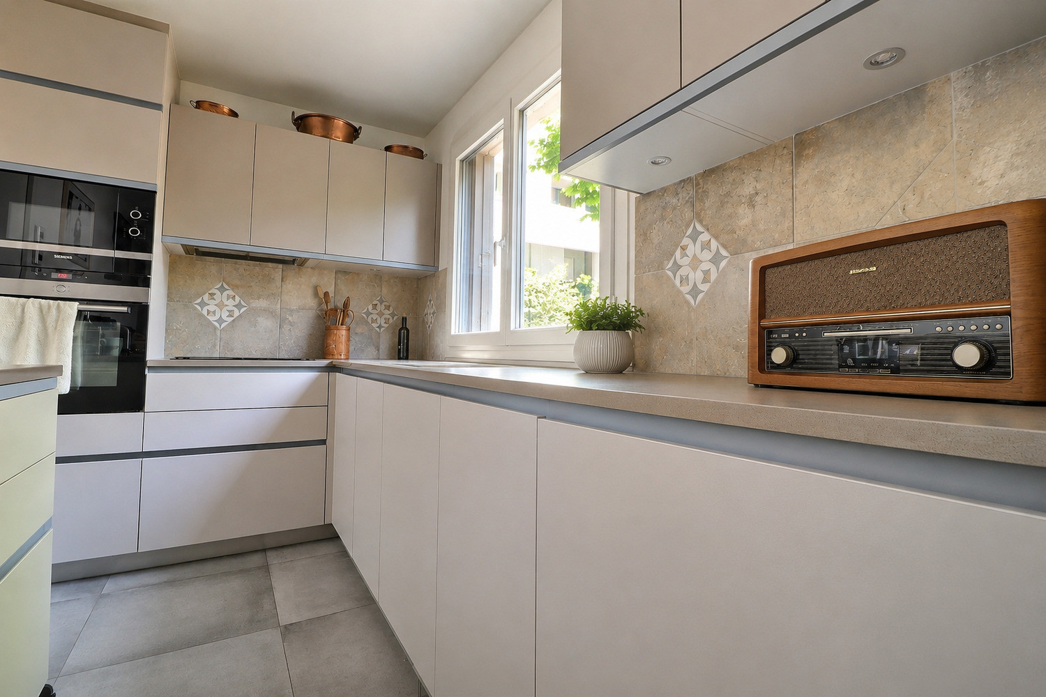 
                                                Vente
                                                 4 Pièces Lumineux de 82m² avec Jardin 120m²