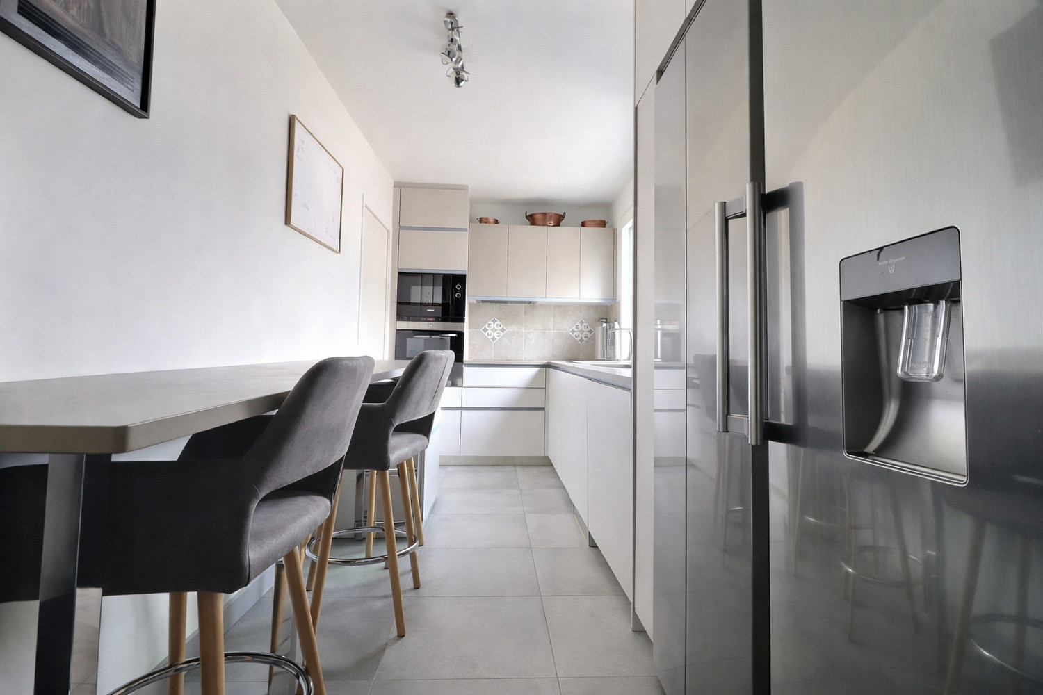 
                                                Vente
                                                 4 Pièces Lumineux de 82m² avec Jardin 141m²