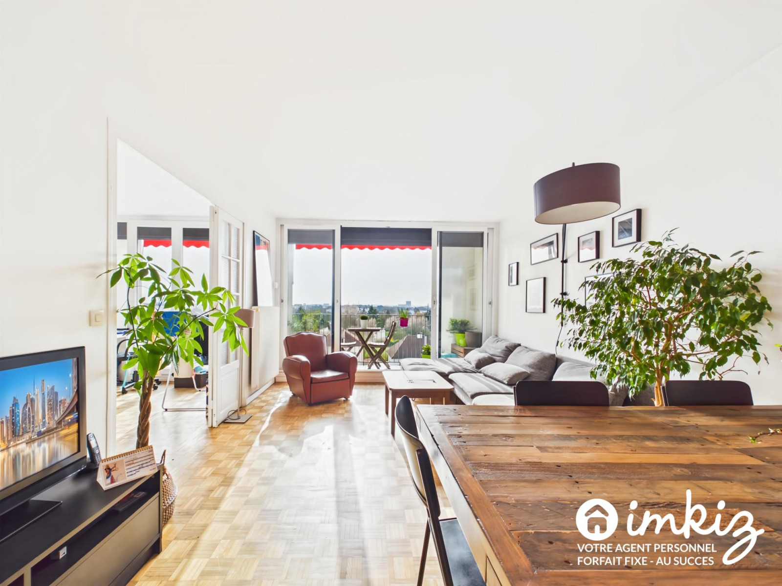 
                                                Vente
                                                 4 pièces lumineux en dernier étage