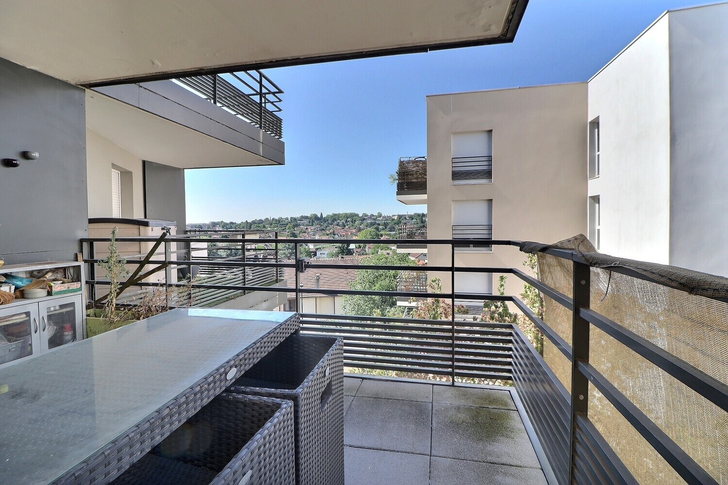 
                                                Vente
                                                 4 pièces lumineux, terrasse 11m2
